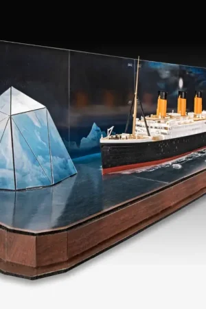 Revell 1:600 R.M.S. Titanic + 3D Puzzle Iceberg - modelbouw Premium
