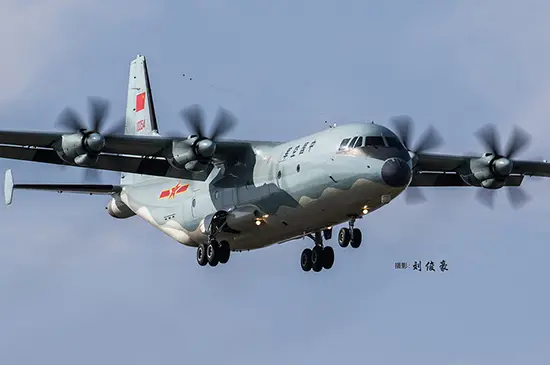 Alleen Vandaag Hobbyboss 1:144 Chinese Y-9 - modelbouw