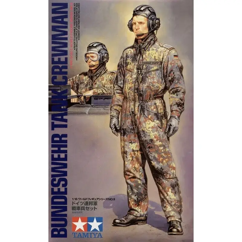 Nieuw Bundeswehr Tank Crewmen. 1 standing & 1 top half driver figure Figuren