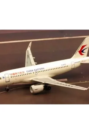 China Eastern Airbus A319s B-6470 n / Schaalmodel Op = Op