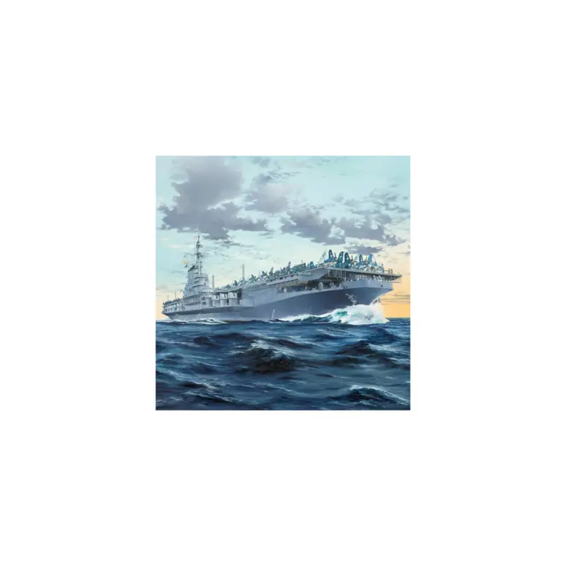 Beperkte Voorraad 1:350 scale plastic model ship of the USS Midway CV-41 Schaalmodel