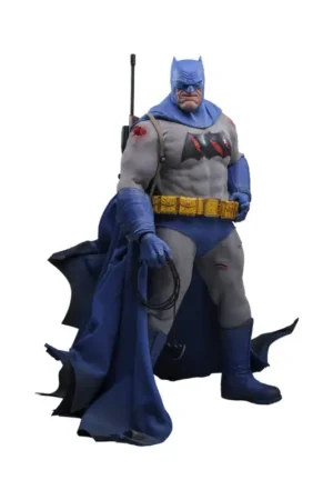 Batman: The Dark Knight Returns figure Comic Masterpiece 1/6 Batman (Battle Damaged Version) 32 cm Bestel Nu