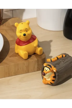 WINNIE THE POOH - Salt and Pepper Shaker Set Premium
