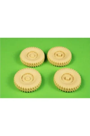 Cmk 129-b35005 q.chevr.4x4 wheels10,5x20 gen.purpose(dunlop) 1/35 Beperkte Voorraad