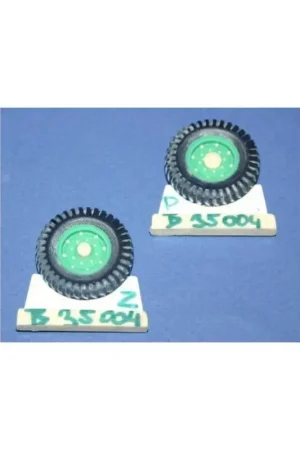 Koop Online Cmk 129-b35004 q.chevr.4x4 wheels10,5x20 cros country(dunlop 1/35