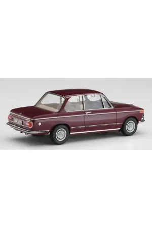 Plastic model car BMW 2002 Tii 1973 latest version 1:24 Schaalmodel Exclusieve Aanbieding