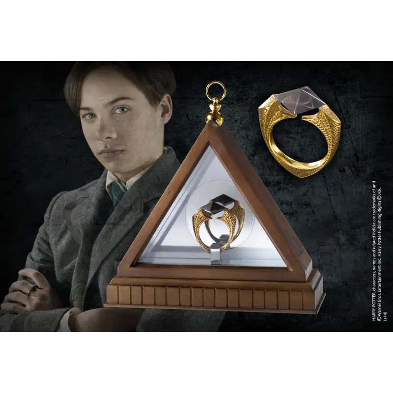 Laatste Versie Harry Potter Replica 1/1 Lord Voldemort´s Horcrux Ring (gold-plated)