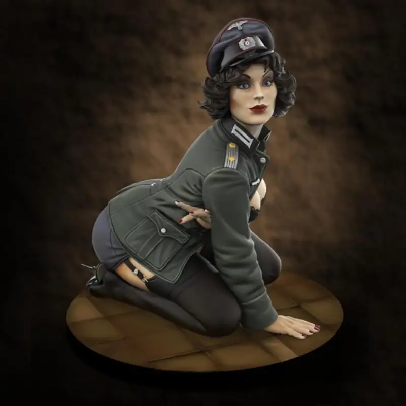 Royal Model: 1/35; German Officer 'Pin-Up Tijdelijk Beschikbaar
