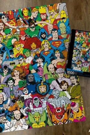 Korting DC Comics Retro Cast-puzzel (1000 stukjes)