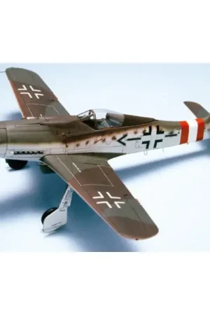 Focke Wulf Fw190D-9 Trimaster Schaalmodel Weekendaanbieding
