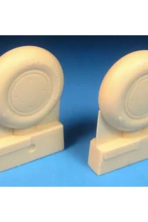 Curtiss P-40B Tomahawk Warhawk (Tomahawk MK.IIA) Main Wheels with Smooth Tire. This set consists of two super detailed resin mai Gereduceerde Prijs