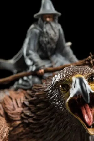Korting Standbeeld Lord of the Rings Gandalf op Gwaihir 15 cm Figuurtje