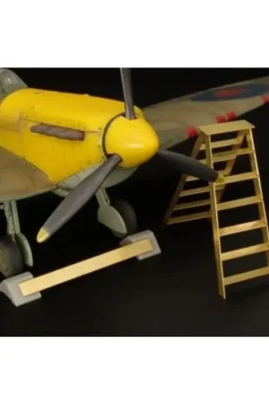 Uitverkoop British wheel chock + ladder resin accessories for RAF aircraft