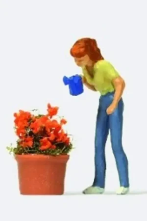 Vrouw die een bloempot water geeft Figuurtje Finale Uitverkoop