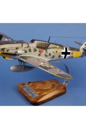 Messerschmitt Bf109G-6 9 / .JG52 E.Hartmann Miniatuur Goedkoop