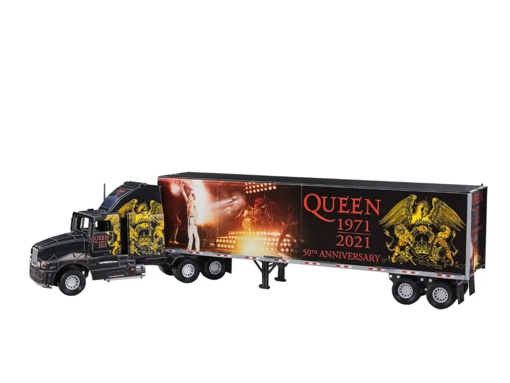 Nieuw Revell QUEEN Tour Truck - 50th Anniversary 3D Puzzle